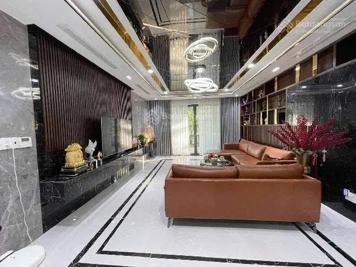 Bán nhà mặt tiền Vip 4PN 5WC, 110m2, đường D2 Tăng Nhơn Phú A, Q9, TP. HCM, 15,9 tỷ