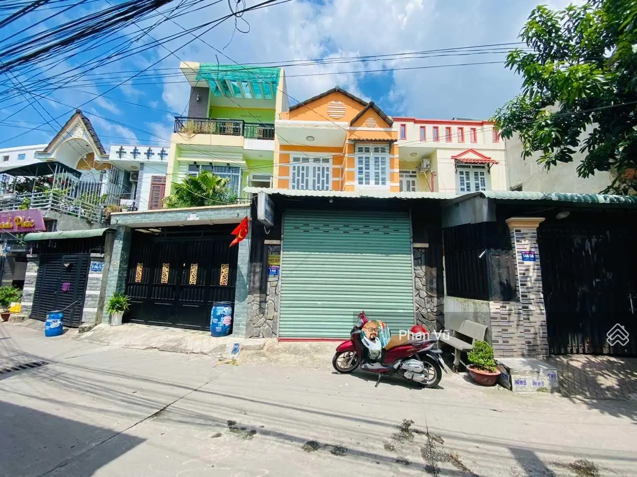 Nhà Đ. Phạm Ngũ Lão (chợ Xóm Vắng) DTSD 180m. LH: 0909 290 ***