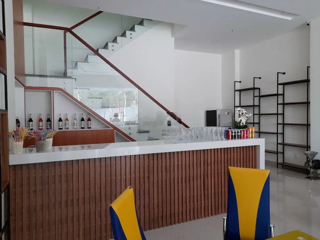Nhà 1 trệt 1 lầu tiện kinh doanh phòng khám,tạp hóa, cafe, mỹ phẩm.