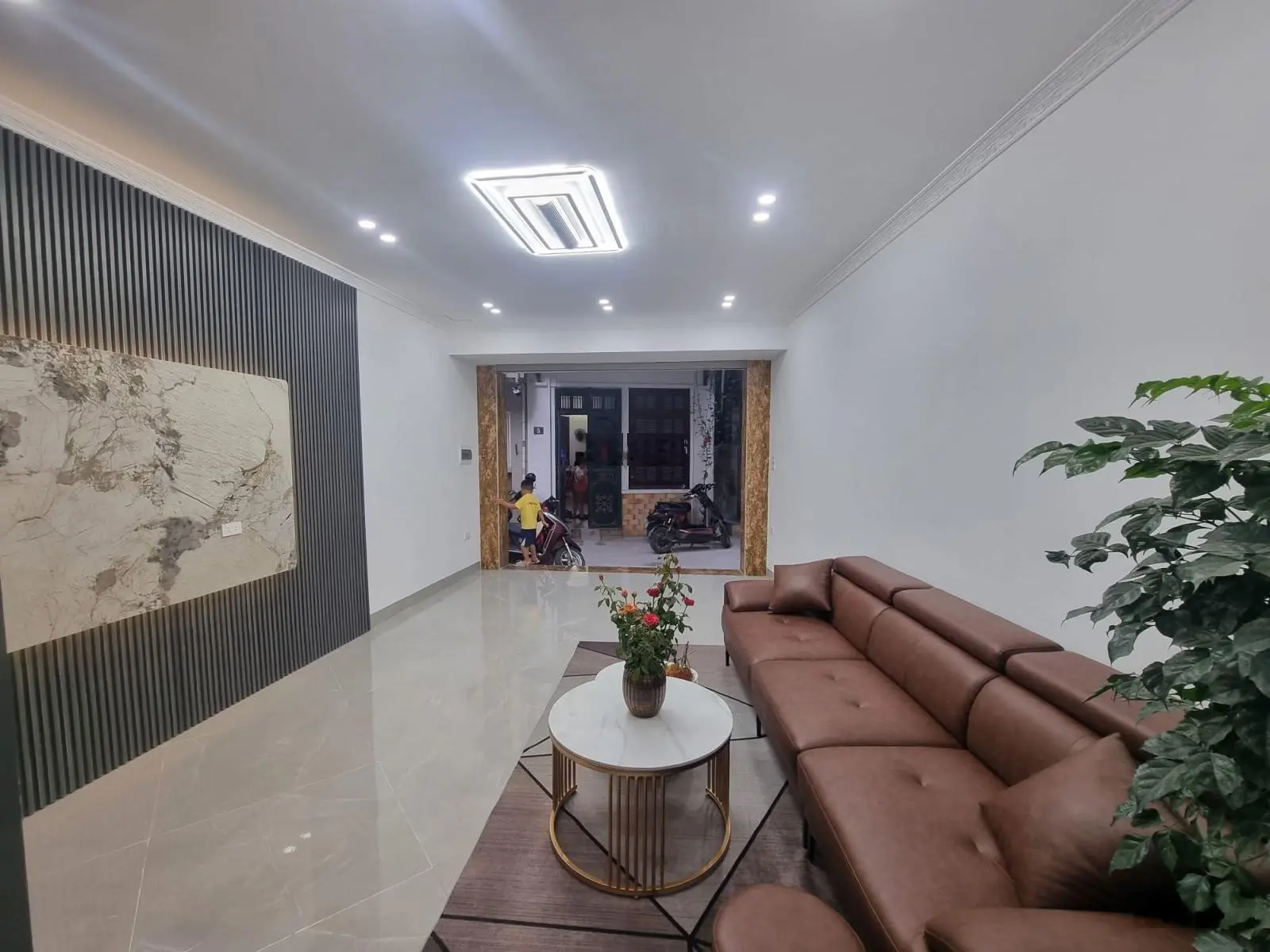 Nhà 6 tầng thang máy - ô tô đỗ cửa - đầy đủ nội thất