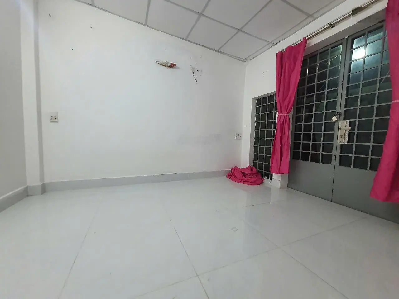 Bán nhà 1/ Phan Đăng Lưu, P7, PN. DT 15m2, 3 tầng, 2PN. Cách mặt tiền chỉ 40m