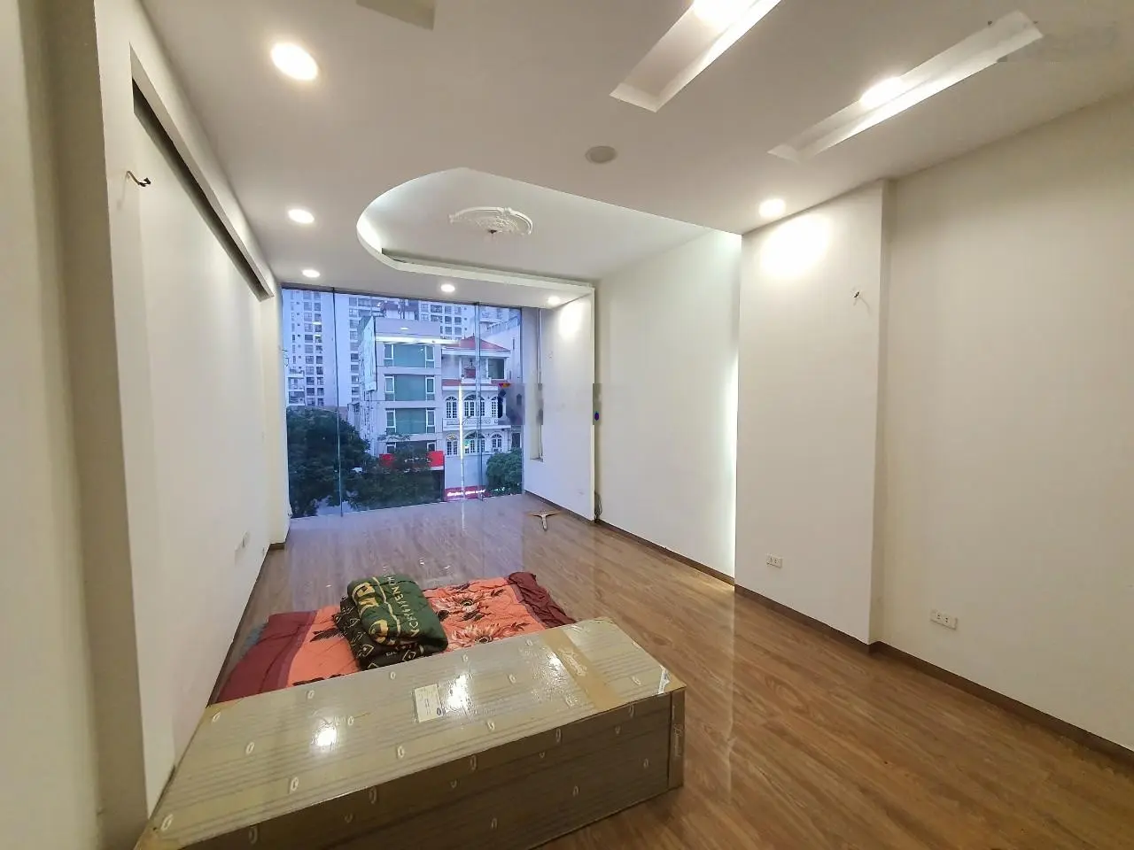 Bán nhà chính chủ, mặt phố Nguyễn Văn Cừ, Long Biên, 60m2, 6 tầng, tháng máy. 24 tỷ
