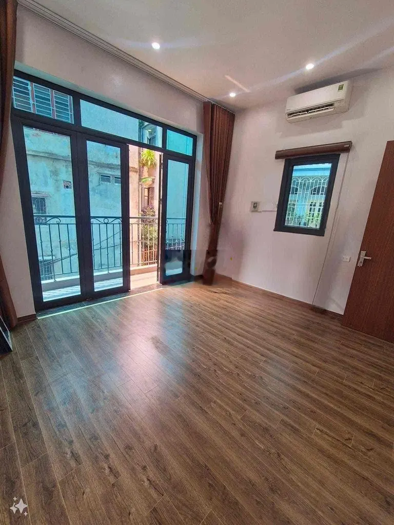 Ô tô, vỉa hè! Nguyễn Chí Thanh, phân lô, kinh doanh DT 40m2 4 tầng MT