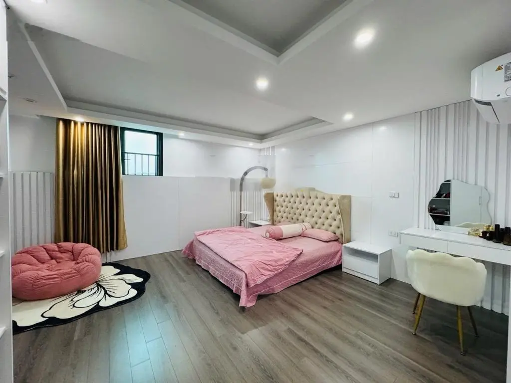 Biệt thự Happyland 5 tầng full nội thất kèm thang máy xịn