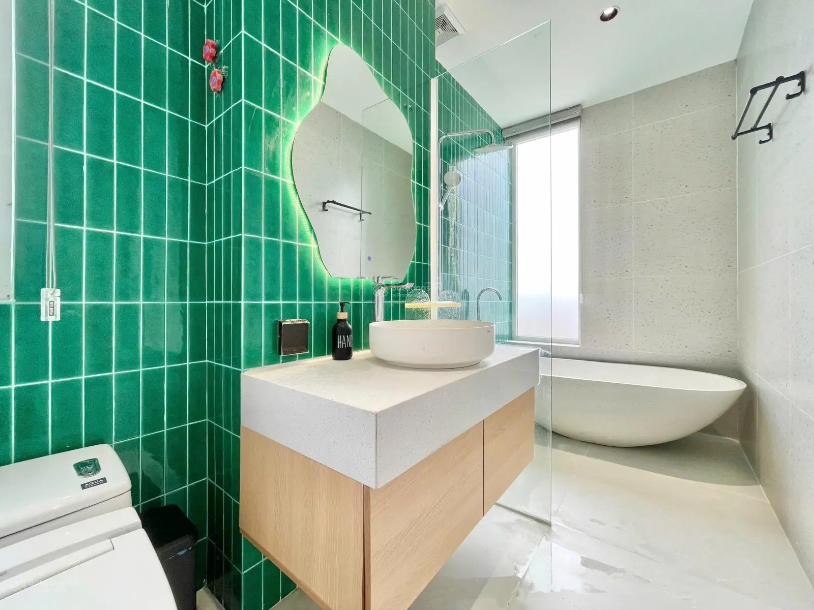 Villa 3MT Chương Dương 1300m2 view sông vườn khủng, siêu hồ bơi, full nội thất, trên 100tr/tháng