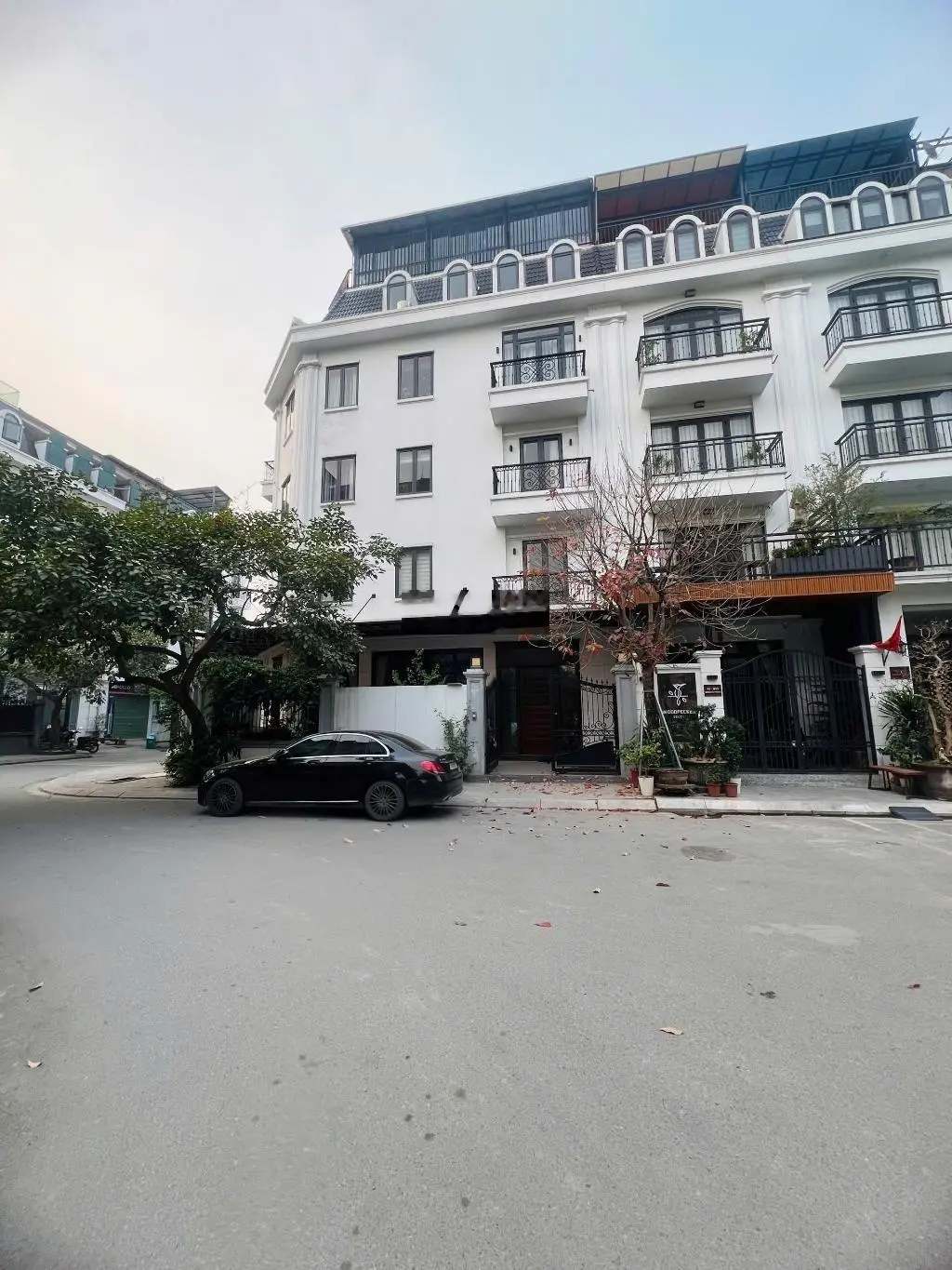 Bán nhà liền kề diện tích 125m2 5 tầng - thang máy giá tốt. 077328.1235. - lô góc - vỉa hè - ô tô
