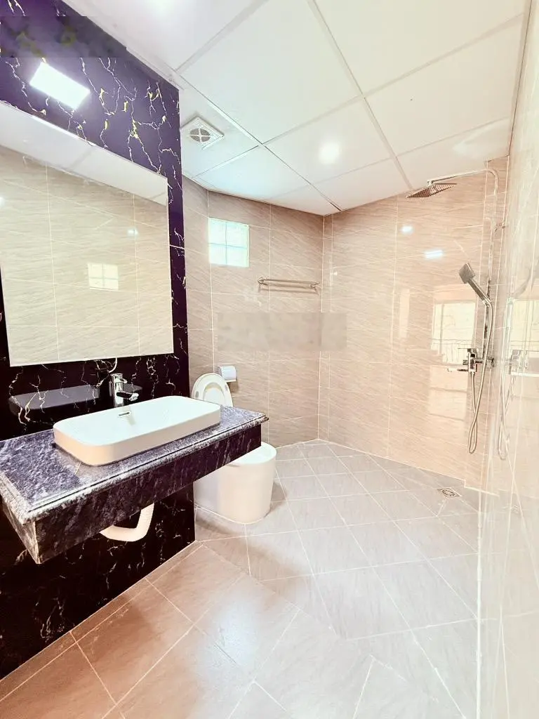 BÁN NHÀ ĐÀM QUANG TRUNG, LONG BIÊN - NGÕ NÔNG - 50M ra đường lớn - 35m 5 tầng giá 5.x tỷ có TL