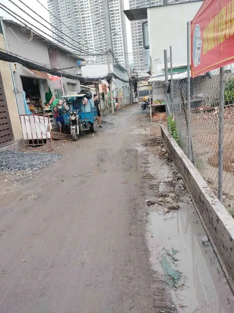 BÁN NHÀ 2 TẦNG,NGANG 5 MÉT,MẶT TIỀN ĐƯỜNG NHỰA 6 M,TRUNG TÂM QUẬN 7