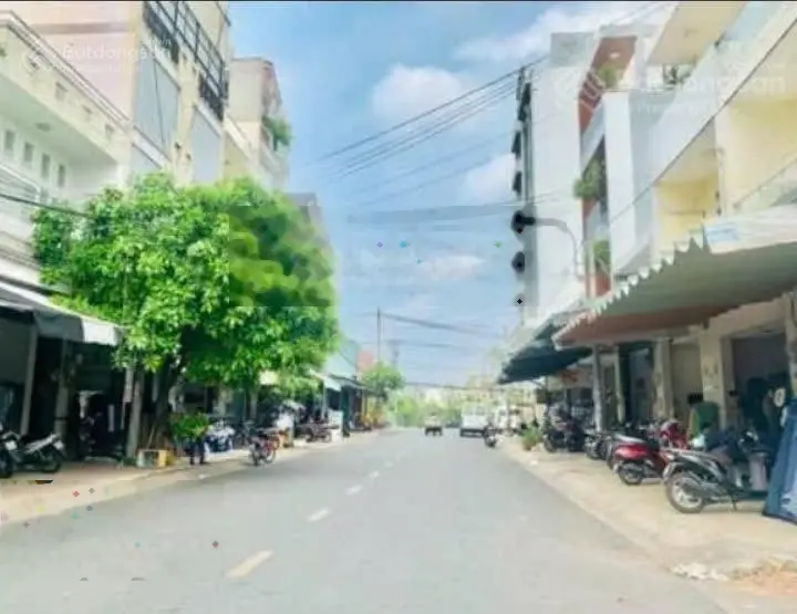 Sóng bất động sản: Bán nhanh nhà 3 tầng mặt phố trung tâm thị trấn Thanh Thủy, Phú Thọ
