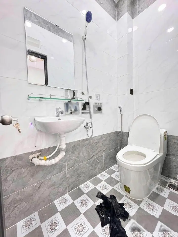 BÁN NHANH NHÀ 5x19=95m2 đường BÀ ĐIỂM 4 gần chợ BÀ Điểm Hóc Môn , buôn bán kinh doanh tốt , sổ sẵn