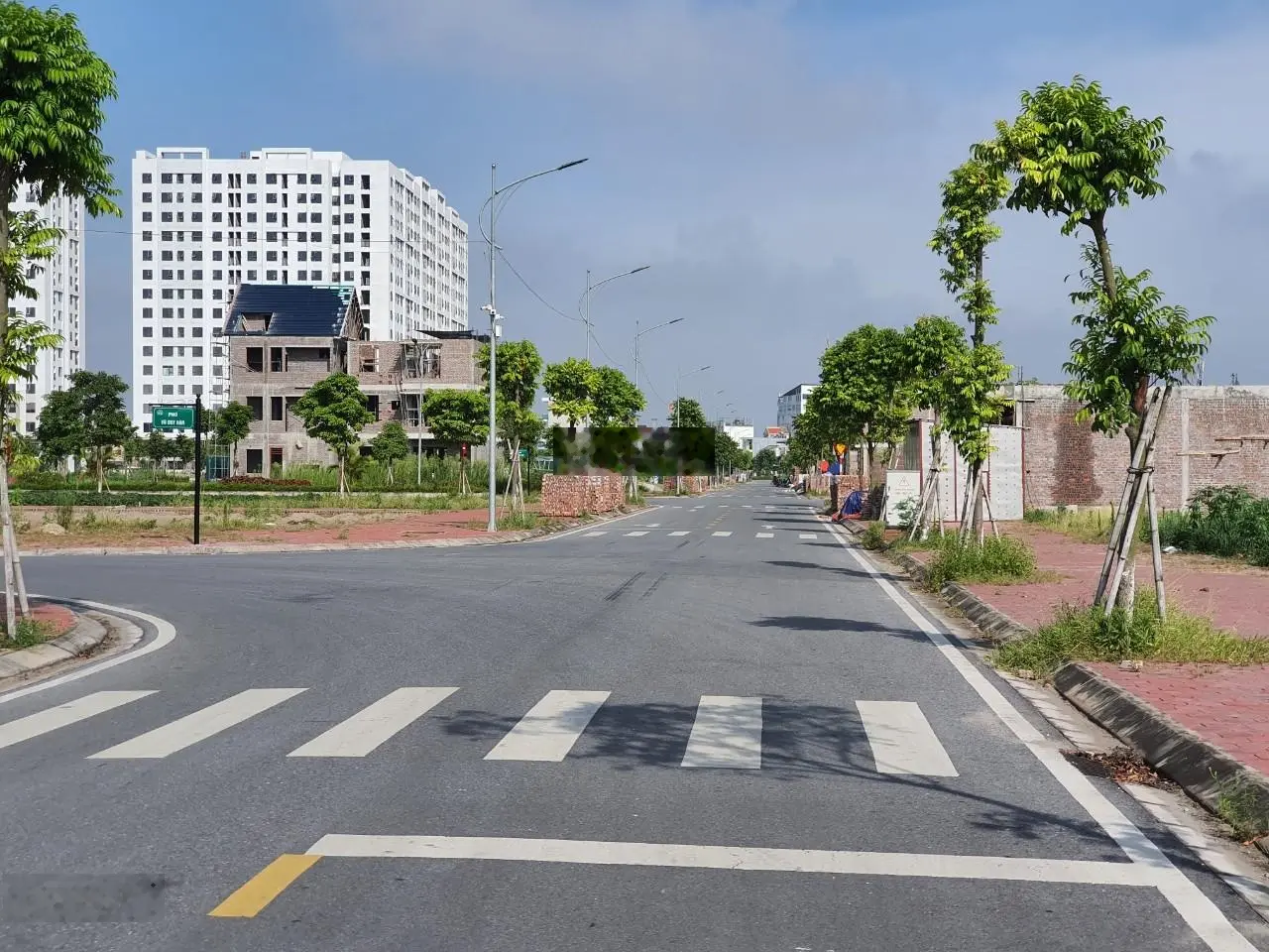 Cần bán lô LK04 mặt phố Phạm Minh nghĩa, KDC Trần Hưng Đạo, TPHD, đường 17.5m giá 4 tỉ 0979 020 ***