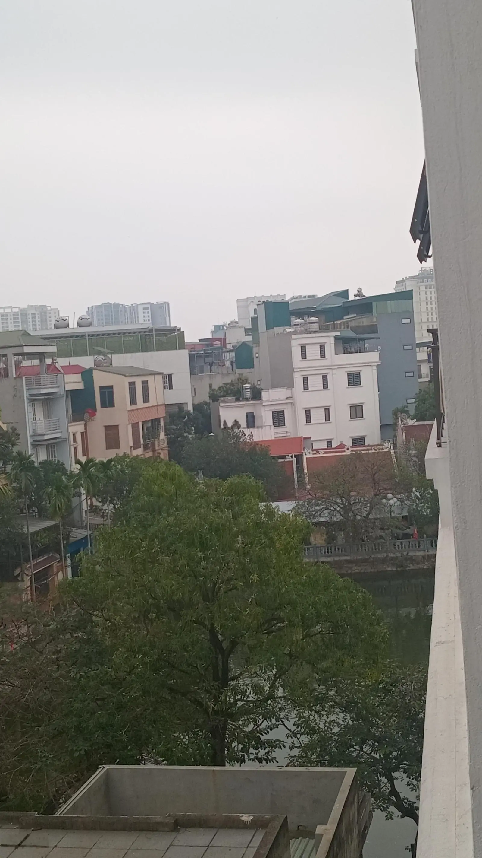 Bán nhà Phố Bồ Đề, nhà đẹp, ô tô, cạnh hồ, anh ninh tốt 35m x 5 tầng, giá chào 10,1 tỷ