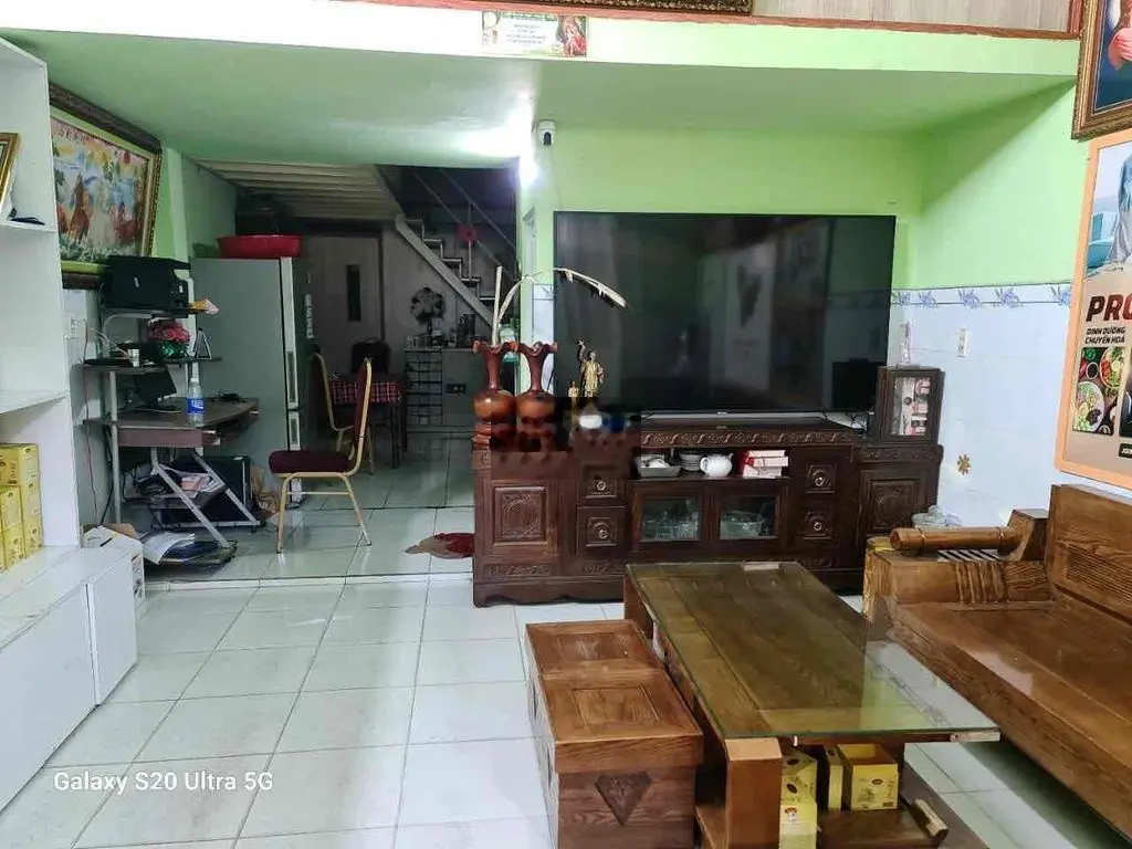 Bán gấp 10x20m đối diện sân vận động và trường cấp 3 Dĩ an có nhà