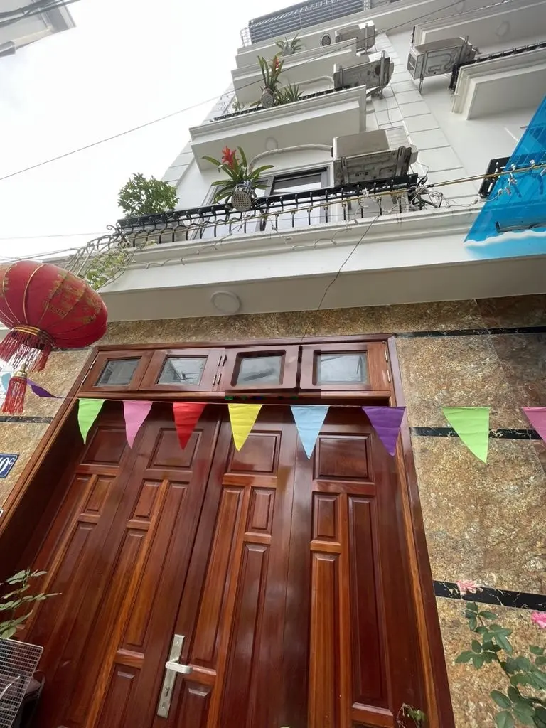 Bán Nhà Thạch Bàn 30m2 x 5 tầng ngõ ô tô đỗ cổng,full nội thất