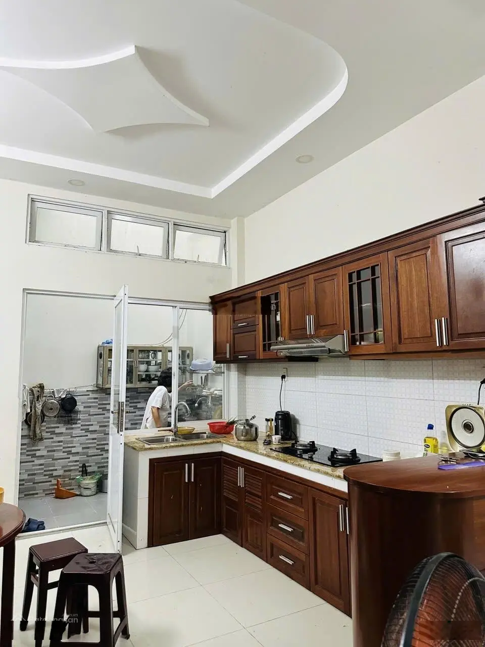Bán nhà quận tân bình - đường tứ hải - 74m2 - 4 tầng hoàn công - xe hơi đỗ cửa - chỉ hơn 9 tỷ.