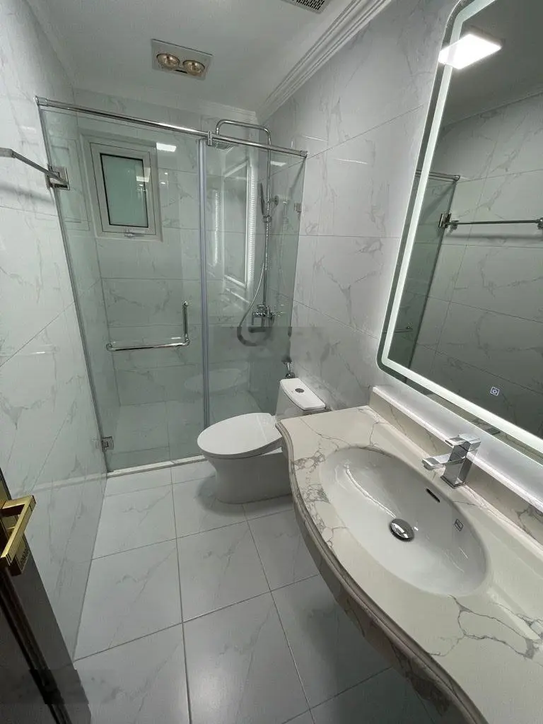 Bán nhà 5 tầng phố Trích Sài 45m2 mặt tiền 4.5m ô tô tránh cách Hồ Tây 10m giá hơn 17 tỷ