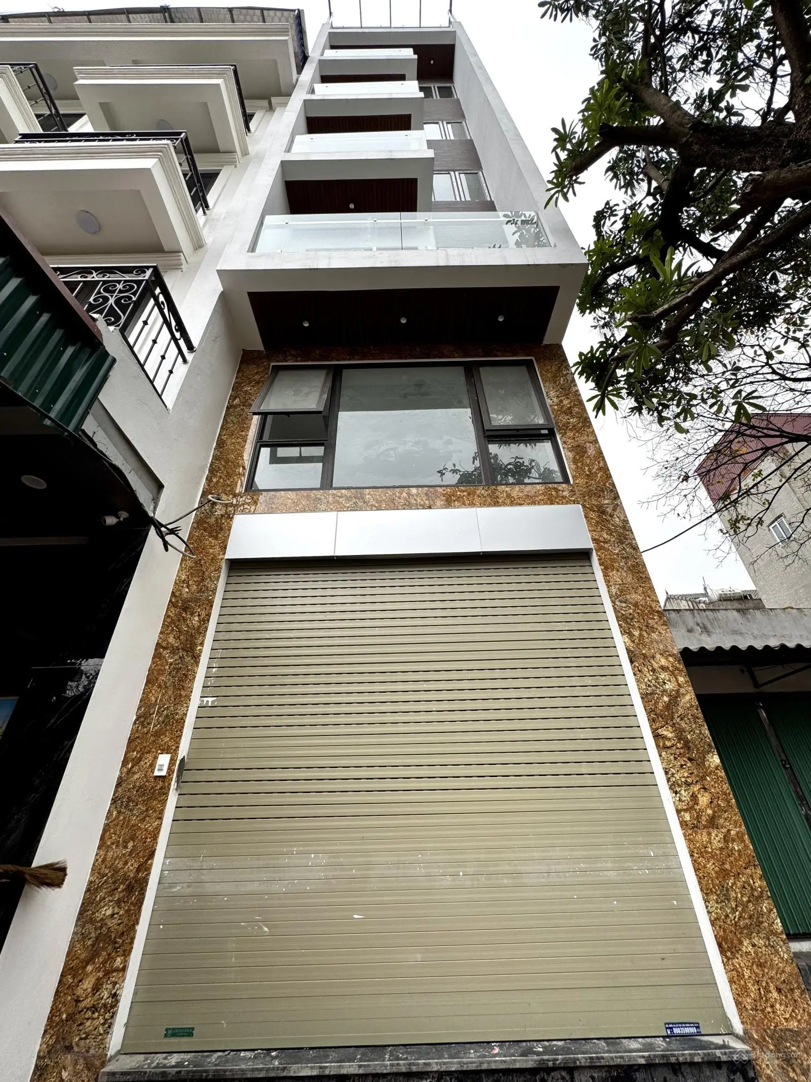 Nhà đẹp Phố Trạm 46m2 ,7 tầng gara ô tô thang máy kinh doanh ở ngay
