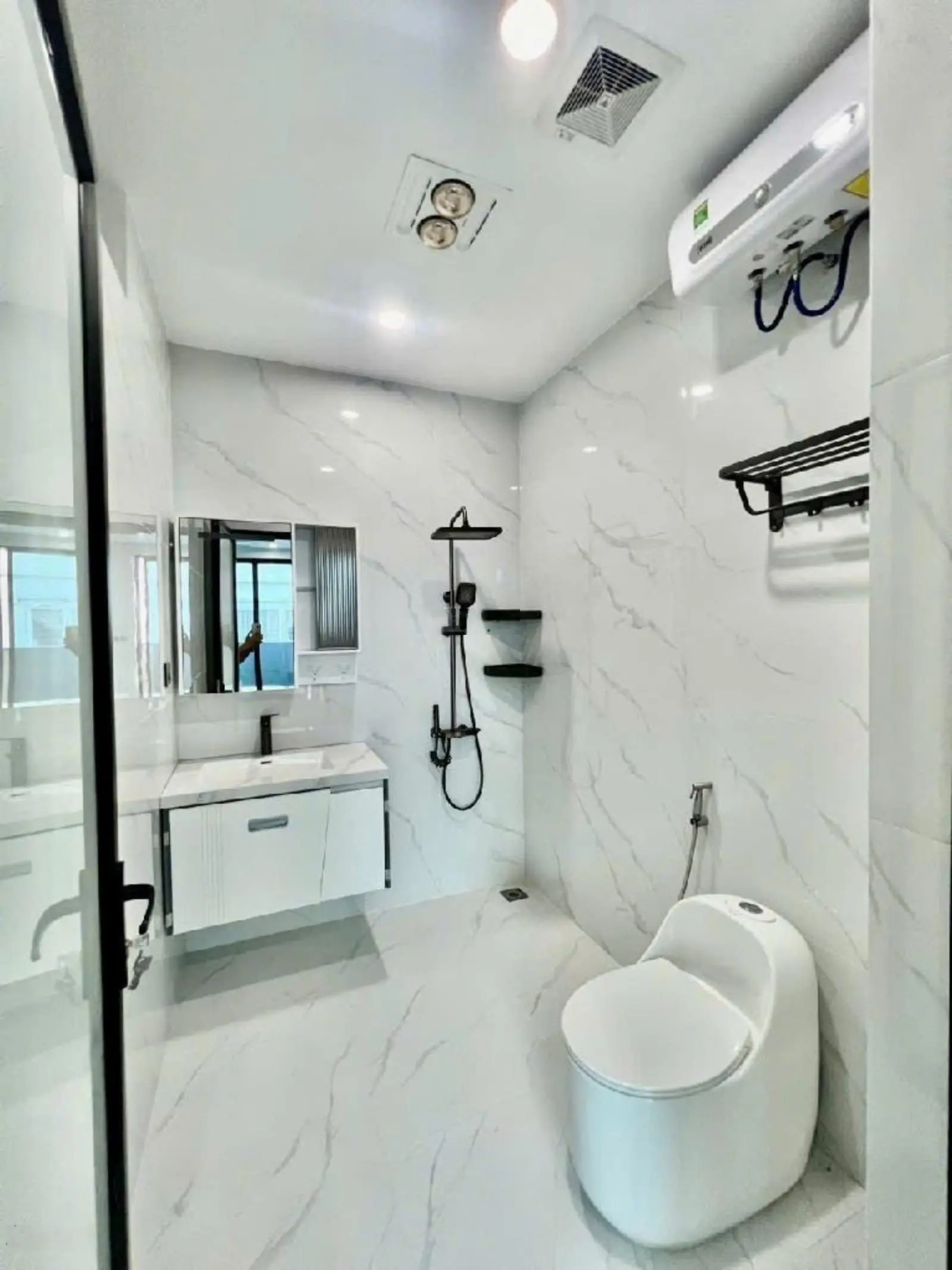 Chính chủ bán nhà Ngọc Thụy khu hiếm nhà bán DT 75m2 MT 5m, đường ô tô tránh, mặt tiền kinh doanh