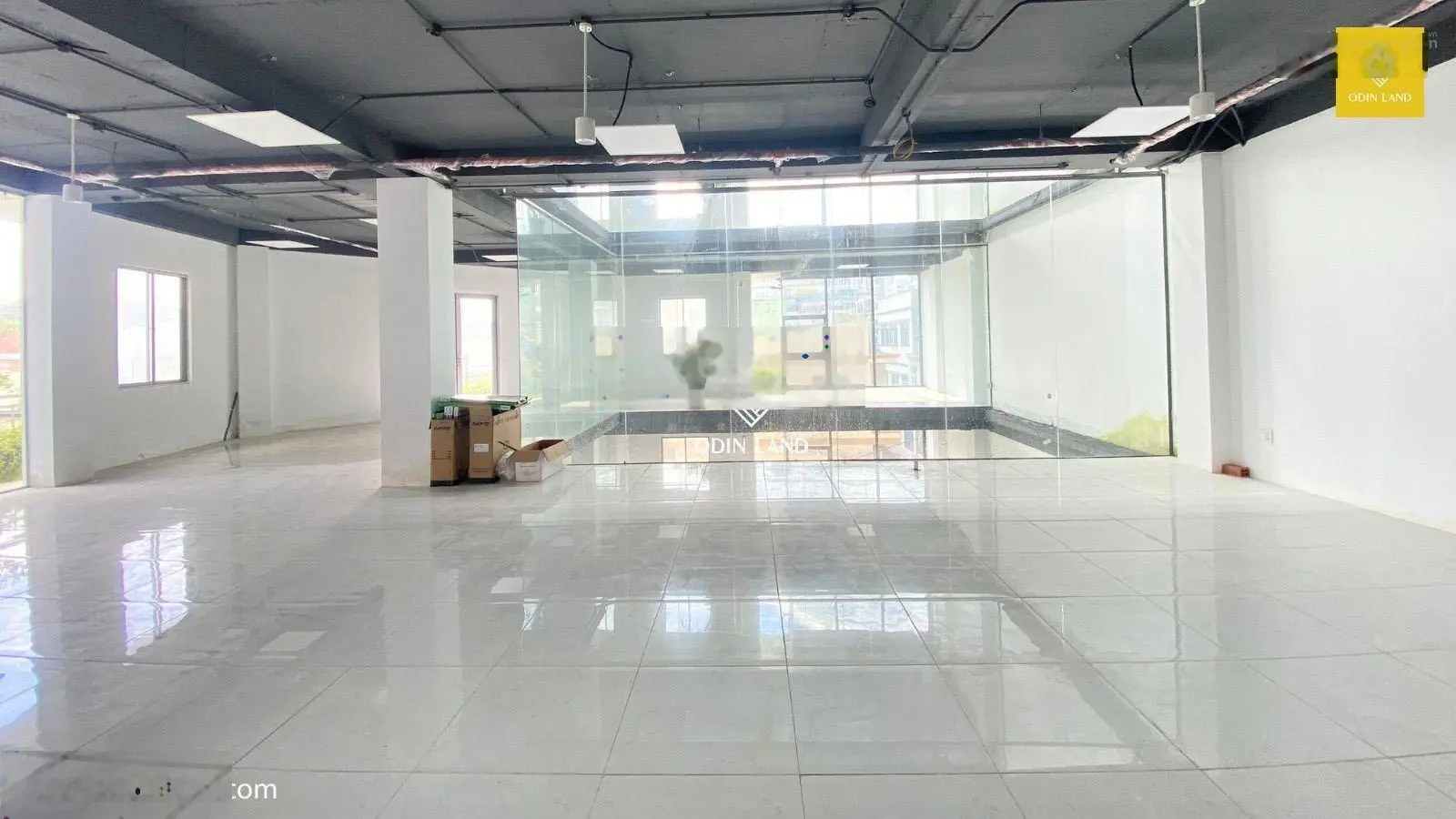 Toà nhà MT 85A Bùi Thị Xuân Q1, hầm 7 tầng thang máy, DT: 6,1m x 27m, HĐT 370tr/tháng, 62 tỷ