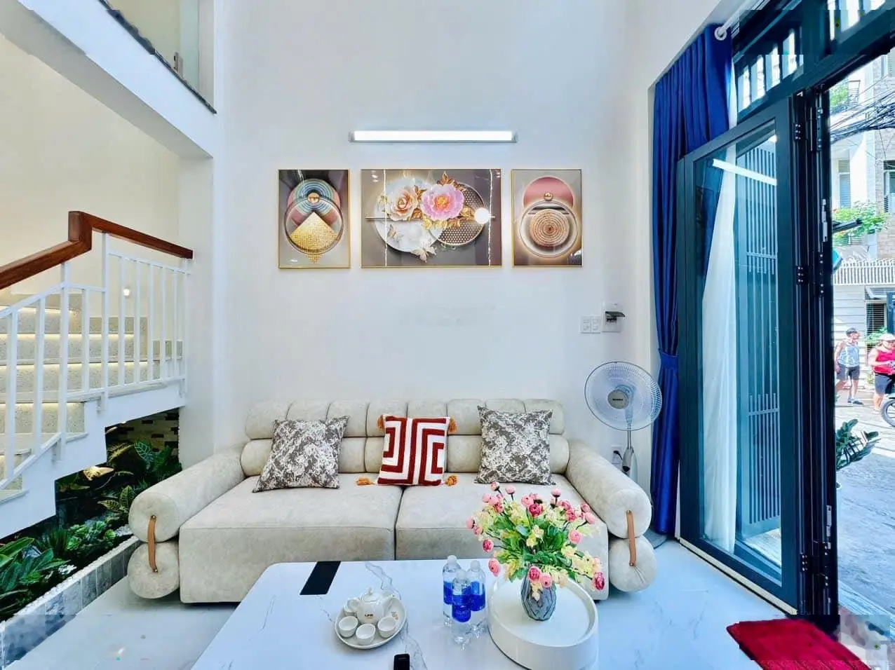NHÀ NGỘPPP NGAY MẶT TIỀN Đ.BÙI VĂN THÊM P9 Phú Nhuận DT: 60m2 Giá 2ty3 .Có HĐ cho thuê 14tr/1th