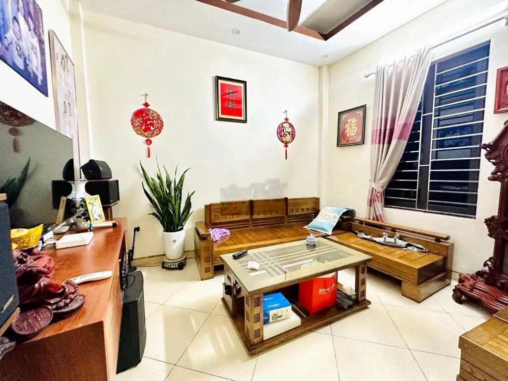 Bán nhà Trung Phụng, ô tô gần, ngõ 3m, DT 30tr/tháng, 35m2x6T, 5,99 tỷ