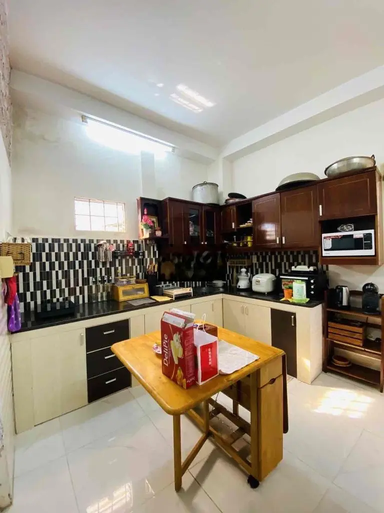 4.55 TỶ NHÀ 105M2 NGANG 5.5M HXH QUAY ĐẦU GẤP BÁN