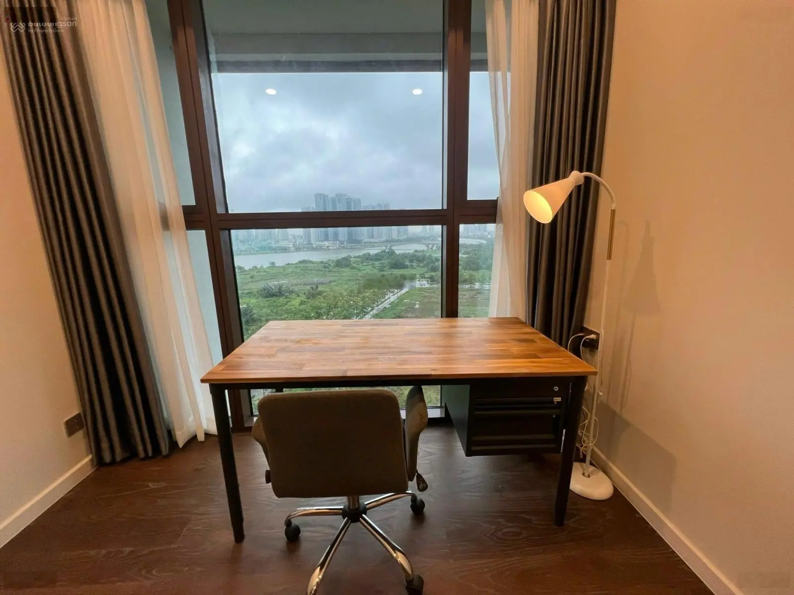 Bán 3 phòng ngủ The Galleria Metropole suất SPA 28 tỷ all in view sông trực diện đầy đủ nội thất