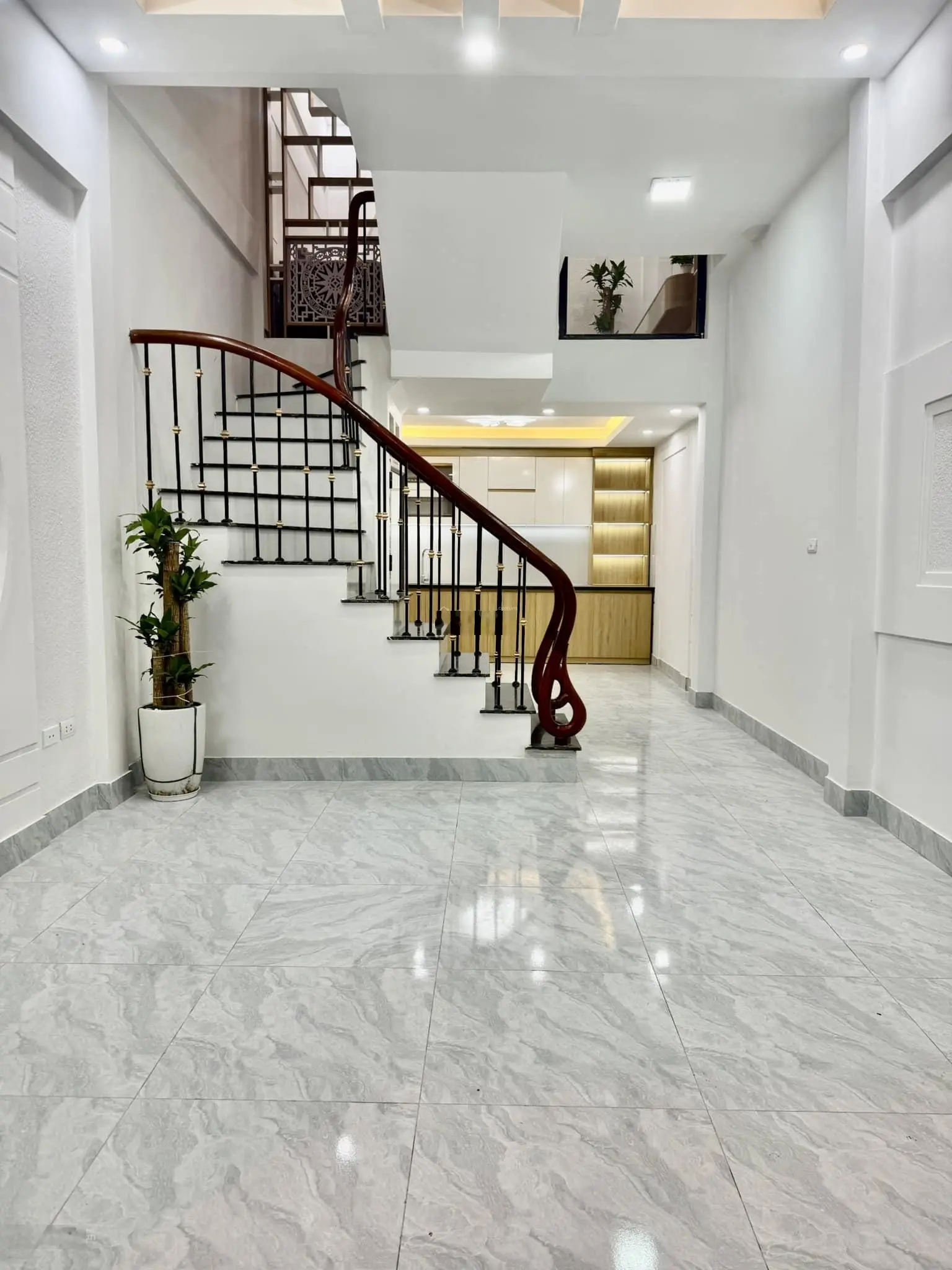 Bán nhanh căn nhà Bằng Liệt - Hoàng Mai. DT 38m2x5T - 6,8x tỷ. Trước nhà 3 gác tránh, ngõ thông