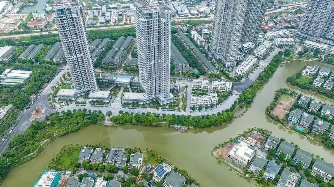Bán nhà phố hai mặt tiền kinh doanh cực kỳ sầm uất cạnh tám toà chung cư