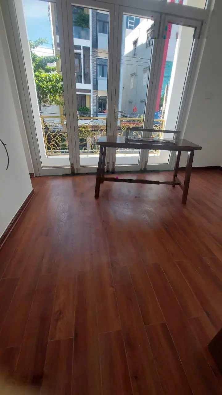 3 tầng 1 tum Mặt tiền Ng Hữu Thọ - Hải Châu giá 9ty5 thương lượng