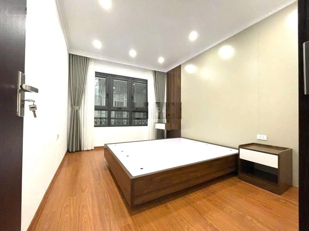 Mặt ngõ thụy khuê tây hồ-nhà mới đẹp-ngõ rộng kinh doanh-ôtô cách phố 50m-40m2-4 tầng- mt:6m-9,8 tỷ