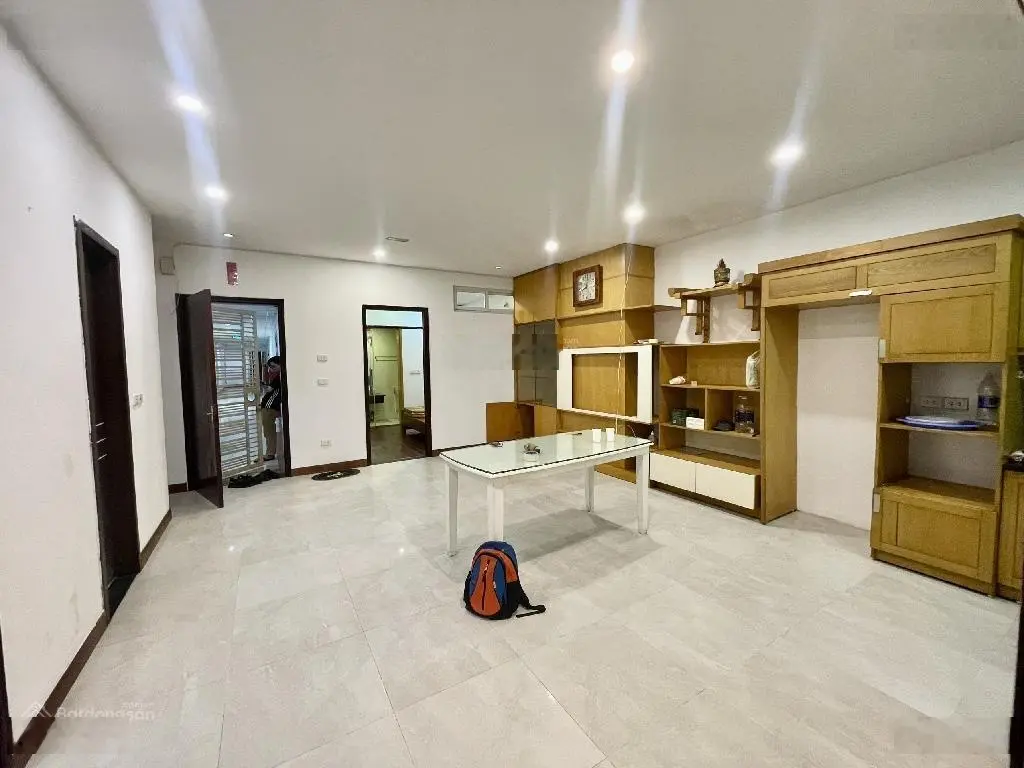 Bán gấp căn hộ 3 ngủ chung cư 125D minh khai.tầng trung,hướng mát,nhà đẹp+ 2 logia,giá thương lượng
