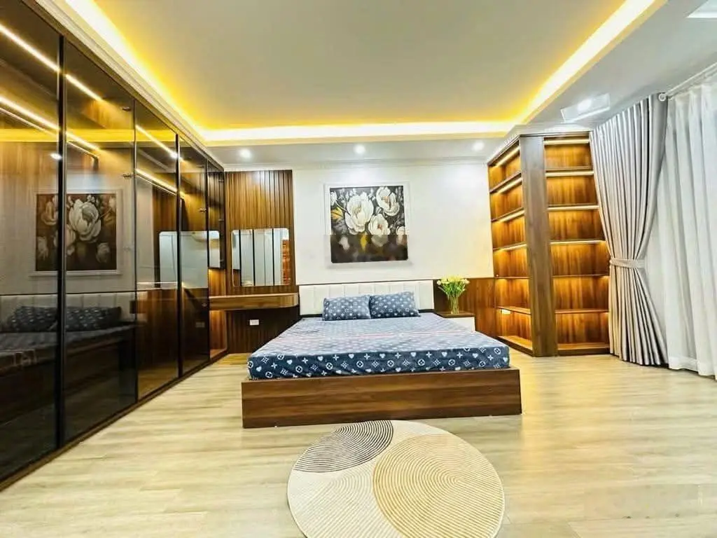 Siêu mẫu cầu Bươu Thanh Trì DT, 40m2. 3 tầng, tiền 5m giá 5,2tỷ ô tô đỗ cổng gần bệnh viện