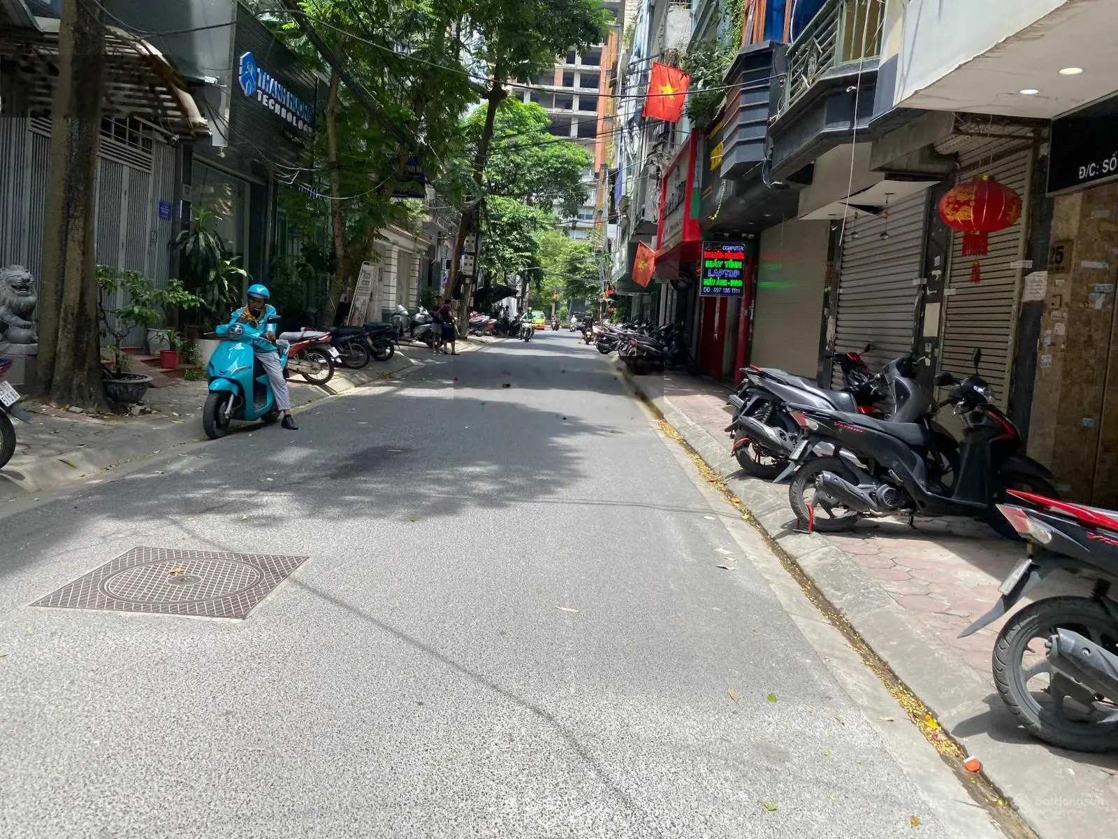 Nhỉnh 100 triệu/m2 có nhà ngõ Thái Hà - ôtô tránh - vỉa hè - kinh doanh sầm uất - ngõ thông các ngả