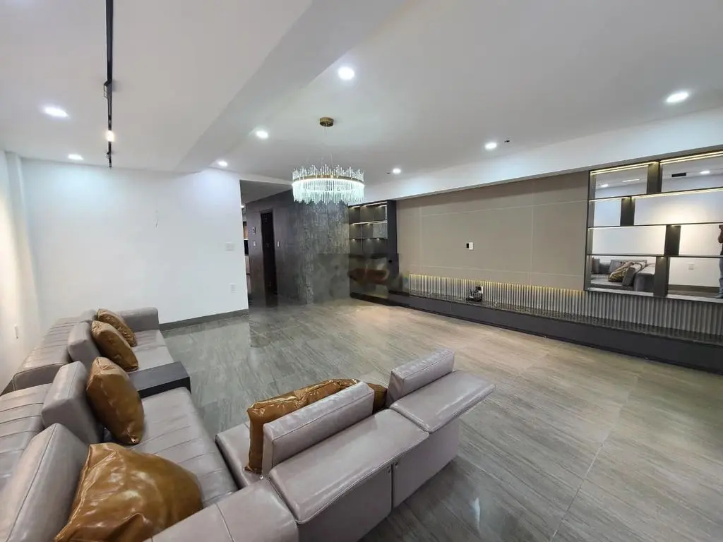 NHÀ PHỐ NGAY MẶT TIỀN NGUYỄN CHÍ THANH