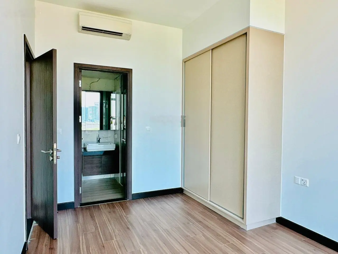 Siêu hot 1 phòng ngủ 64m2 view sông Quận 1 giá chỉ 8,5 tỷ all in, LH: 0708 899 *** Hoàng Phú