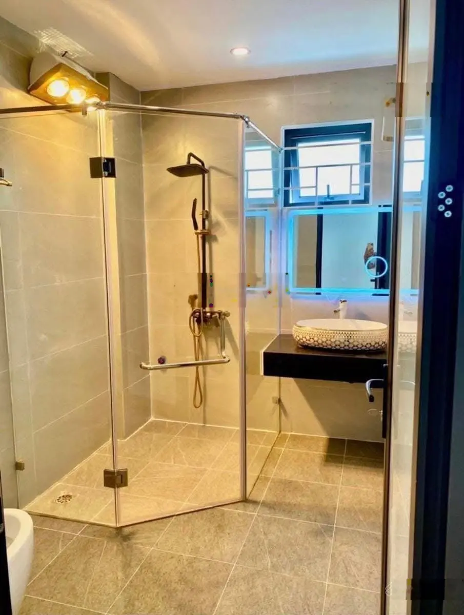Nhà cực đẹp! Phân lô Trần Quốc Hoàn, ngõ ô tô, thang máy, 1 bước ra phố, 50m2x5T
