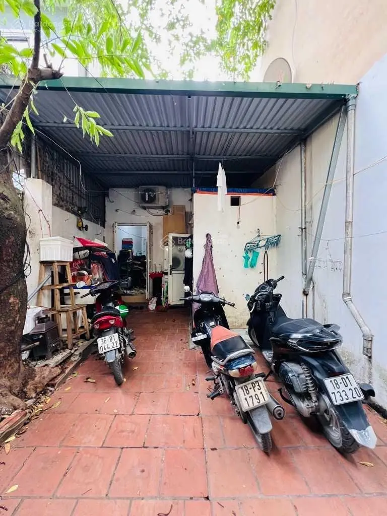 Ô tô qua, vào nhà 71m2, cấp 4, 9.78 tỷ Định Công Hoàng Mai - Hà Nội