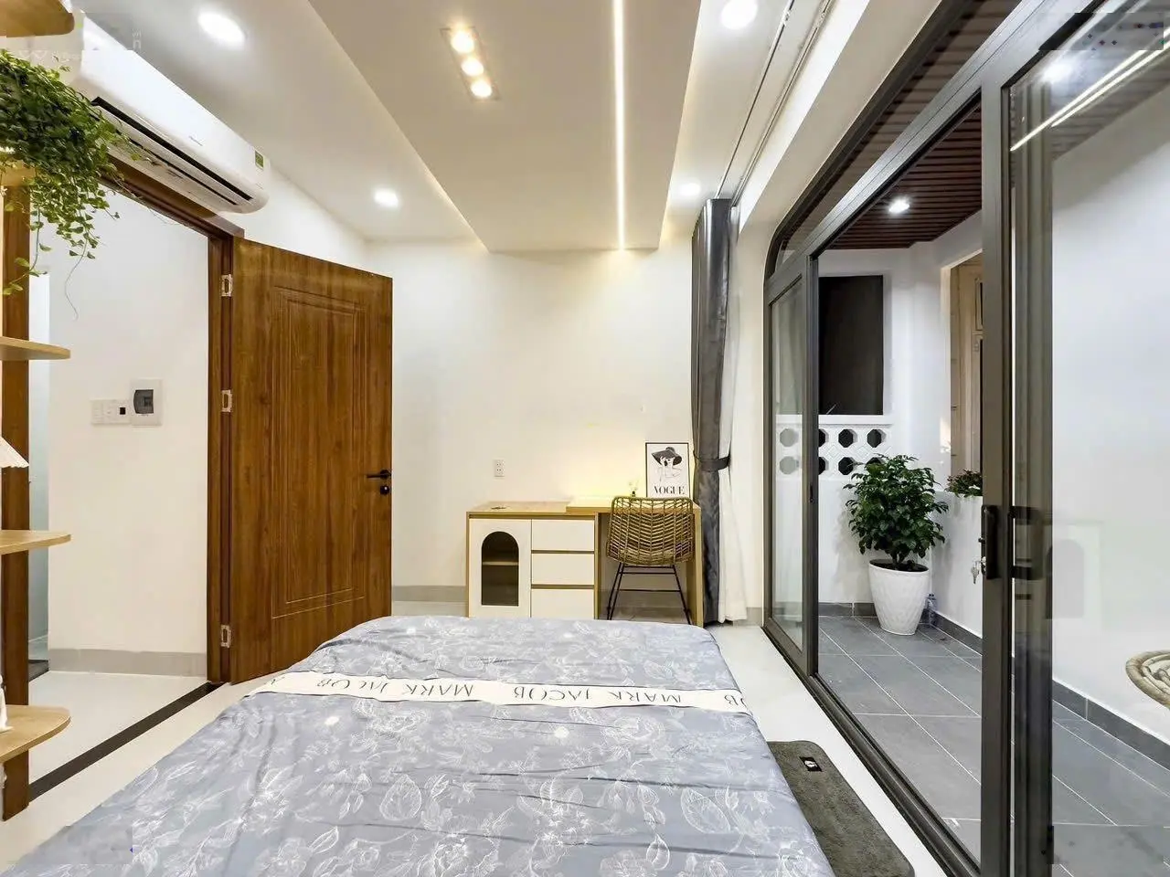 Bán nhà có thang máy, 4 lầu, Đ. Đào Duy Anh Phường 9 Phú Nhuận, DT 75m2, LH 0896 465 ***