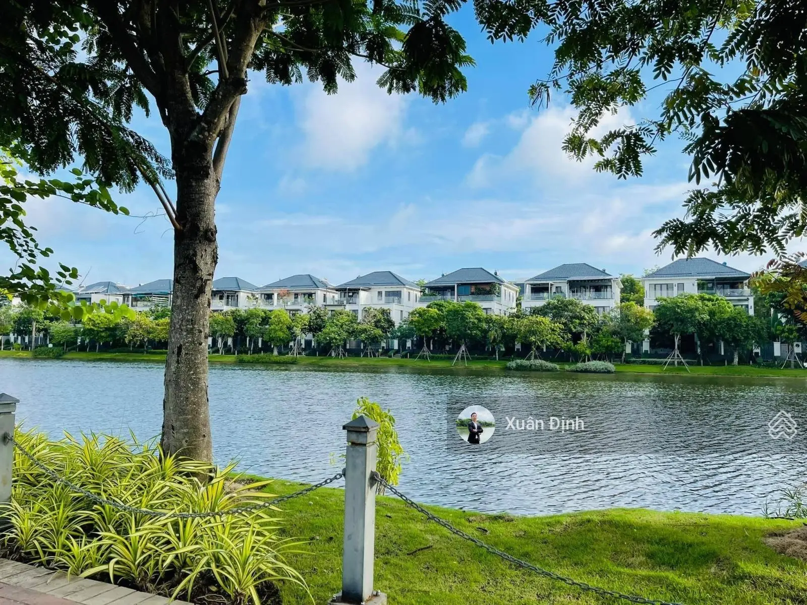 Bán Nhà phố lakeview City view hồ, đường 25m, trục chính dự án, hoàn thiện 5x20m 19 tỷ