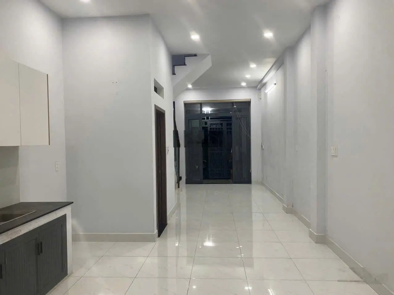 Nhà 2MT đẹp mới 2 tầng 6tỷ5 vuông vức HXH 6m Hồ Bá Phấn, Phước Long A ngay Xa Lộ Hà Nội hỗ trợ bank