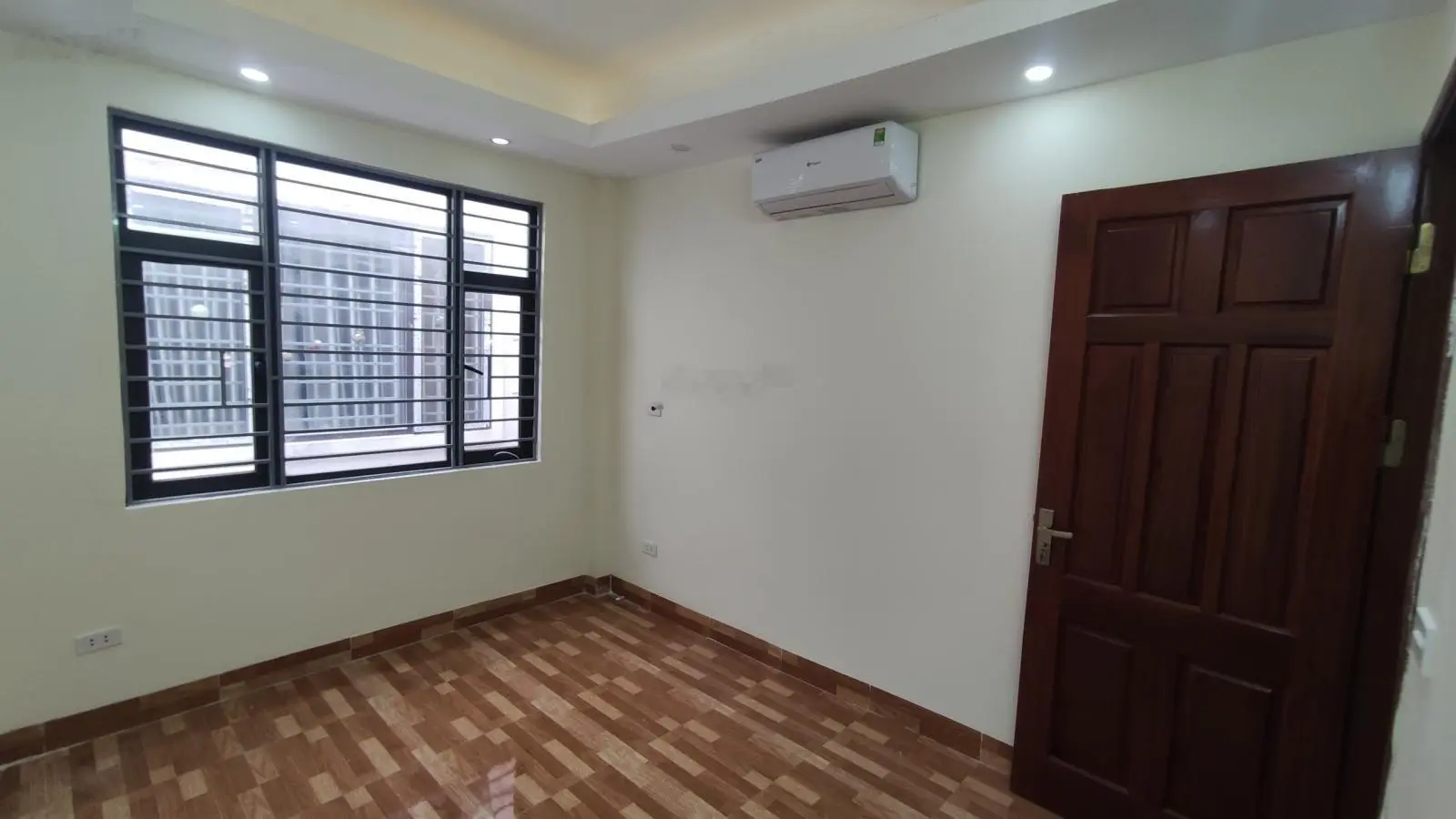 Nhà dân xây 30/32m2 gần DH Đại Nam, Phố Xốm giá 2.95 tỷ CTL LH 0978 939 ***