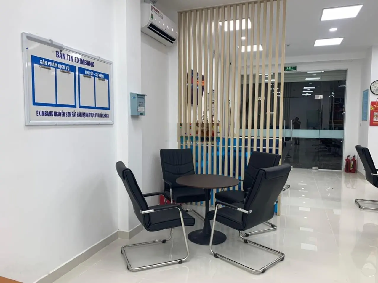 Mặt tiền lô góc đường Nguyễn Sơn 172m2. 6 tầng - cho ngân hàng thuê 120 triệu/tháng, 55 tỷ TL