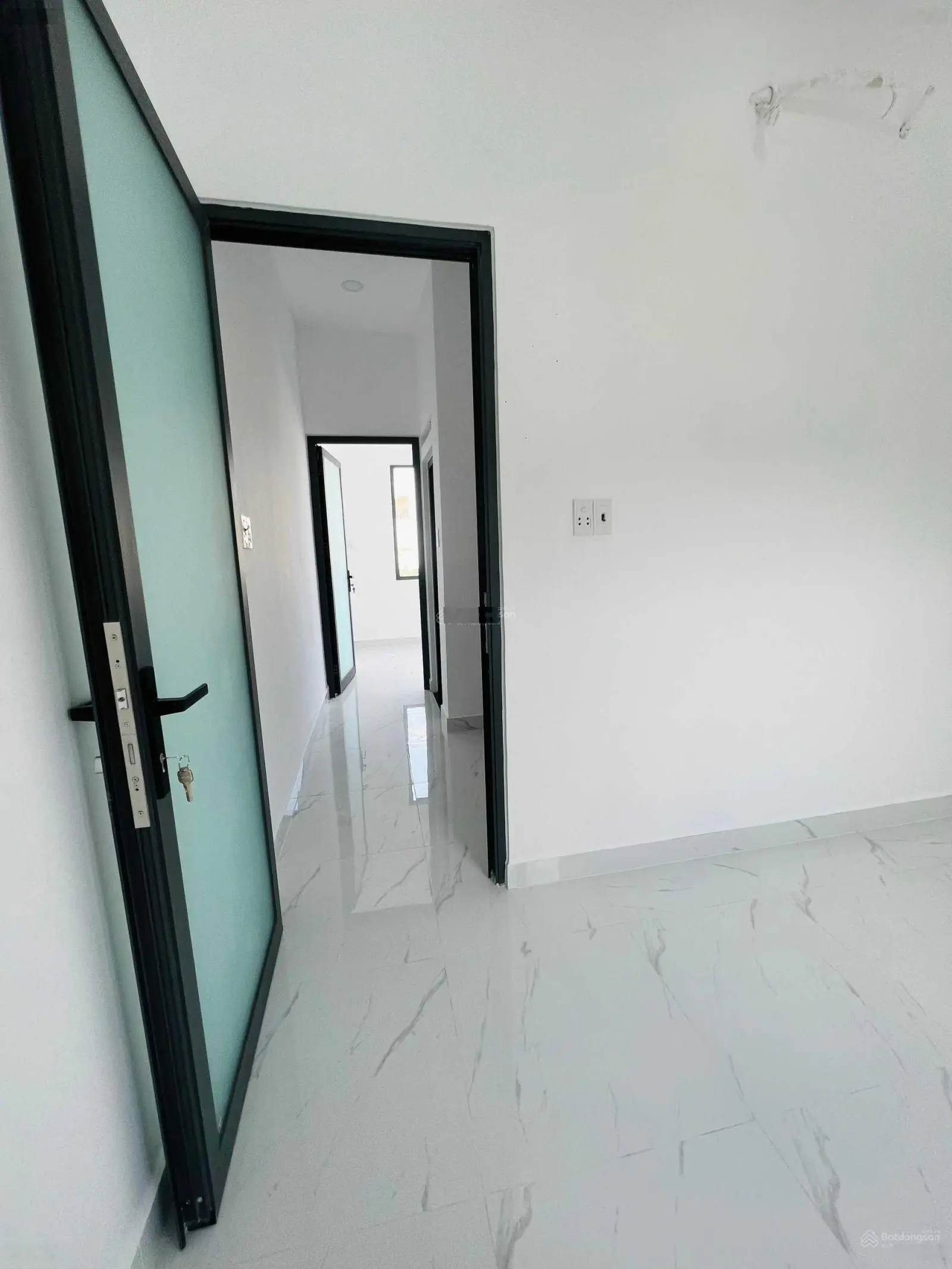 Nhà SHR 3 lầu 4 phòng ngủ 1 phòng thờ sân thượng 1 tum DT 50m2