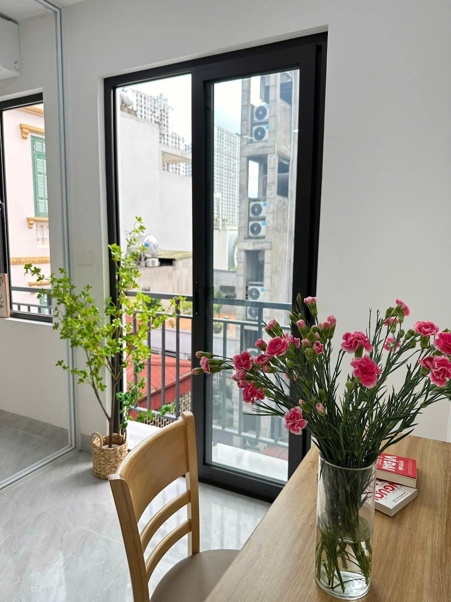 Sớm ra mặt phố! Tòa CHDV Yên Lãng, 101m2*8T, MT 7m, 28 căn hộ 1N1K, đủ PCCC, dòng tiền 7%/năm