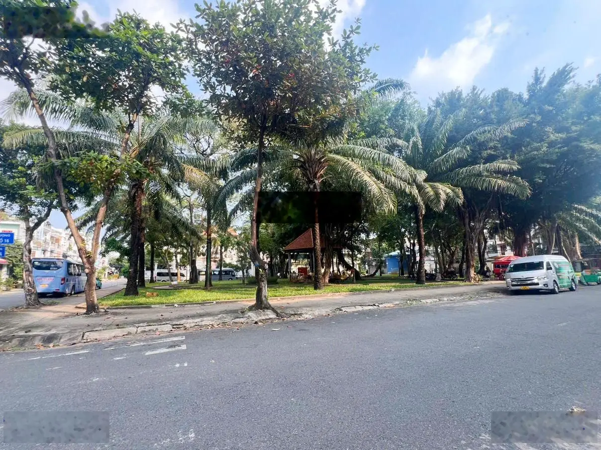 Bán nhà mặt phố khu Vành Đai Trong, Q. Bình Tân, giá siêu hời chỉ với 21,5 tỷ vnd, 138 m2