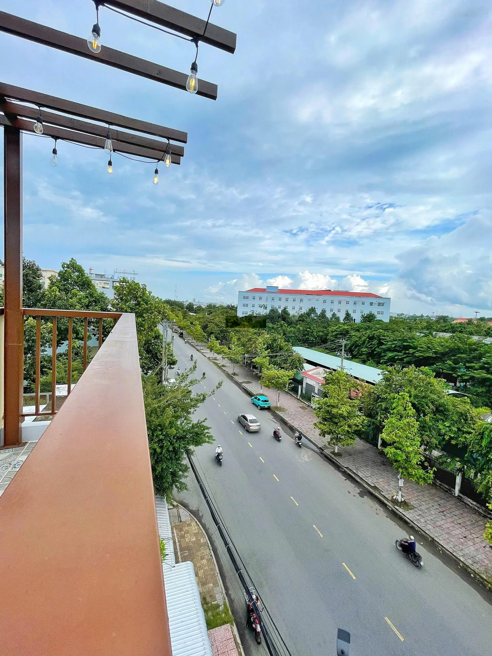Nhà 3 tầng có sân thượng - 2 mặt tiền đường Trần Bạch Đằng và đường số 30 - đẹp nhất tuyến