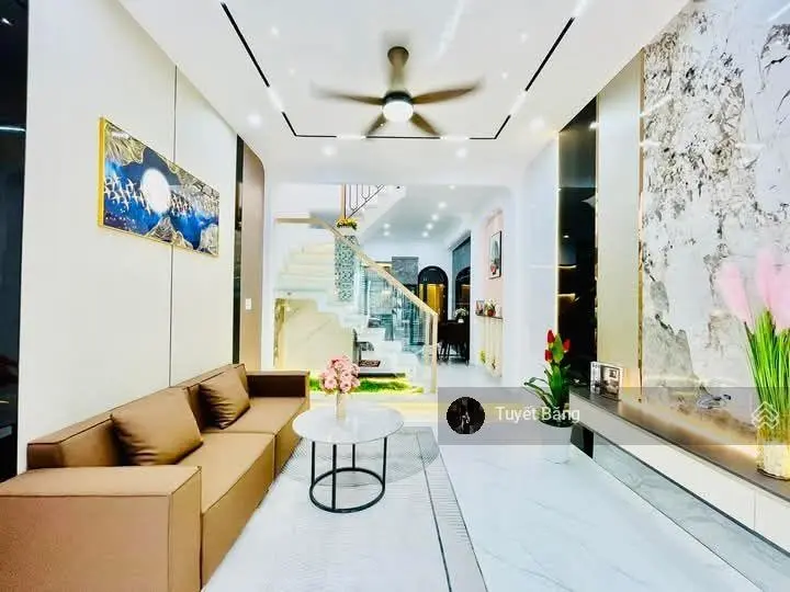 Chỉ nhìn 3tỷ có ngay nhà Đ.Lý Thường Kiệt,P,7,Q.Tân Bình.Cách sân bay Tân Sơn Nhất chỉ 5 phút đi xe