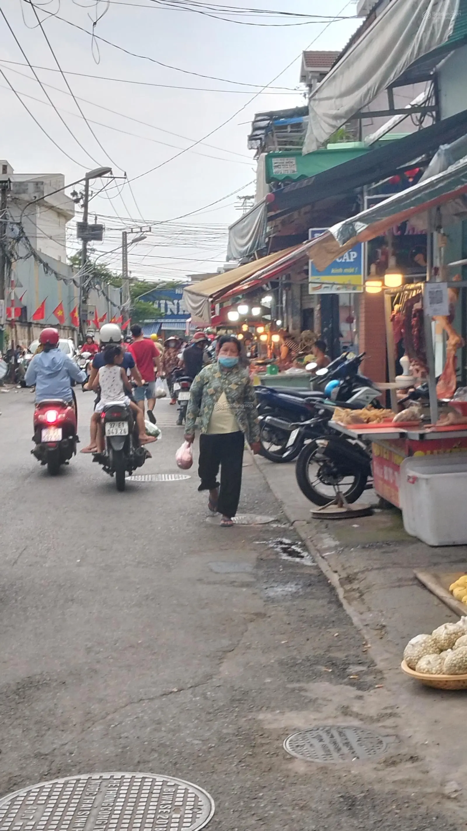 Bán nhà riêng, hẻm xe hơi, gần chợ trường học các cấp phường Đông Hòa, gần làng đại học Thủ Đức..