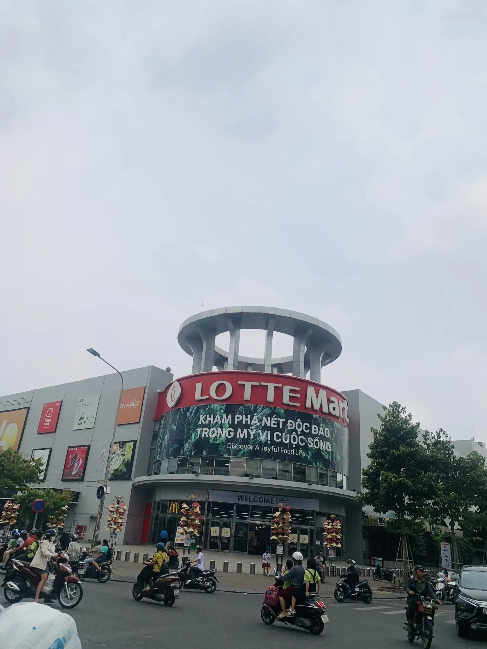 Căn góc 3 mặt tiền đối diện Lotte Mart Nguyễn Văn Lượng - 5 tầng + siêu thoáng mát - giá 9,8 tỷ TL